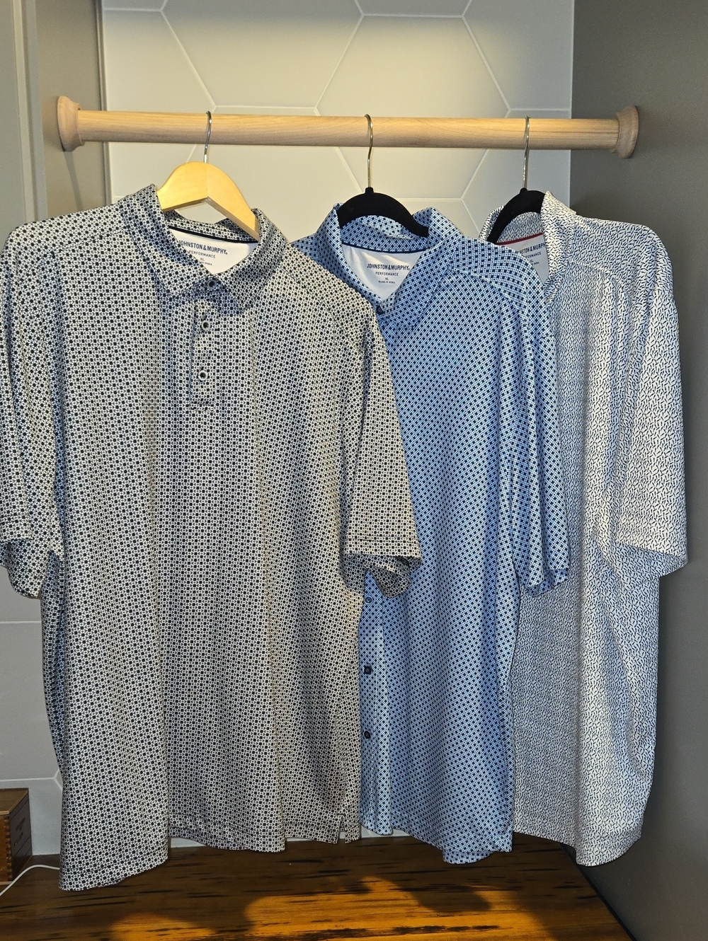 Johnston & Murphy Men's Micro-Pattern Polo Set